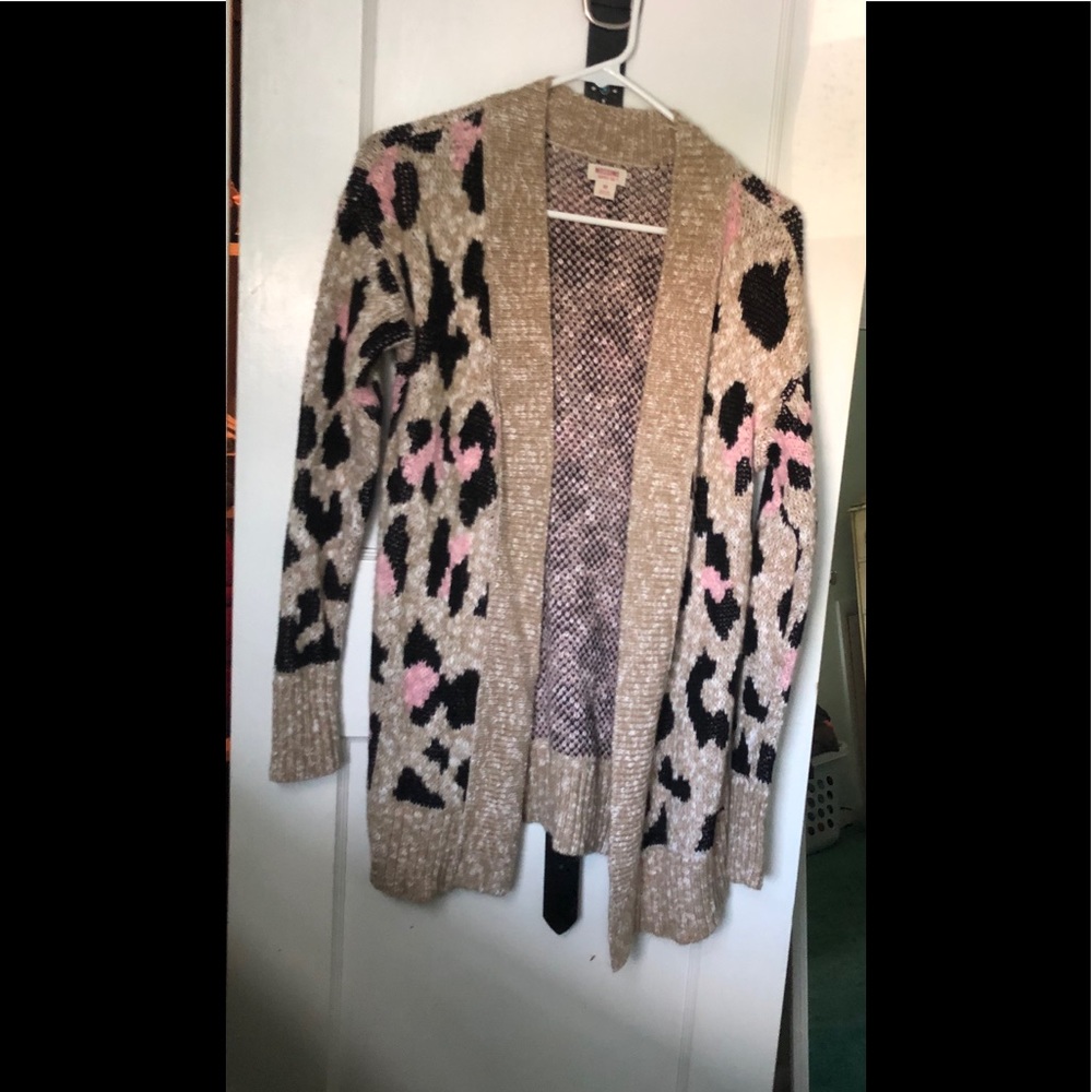 Cute leopard print cardigan ❤️